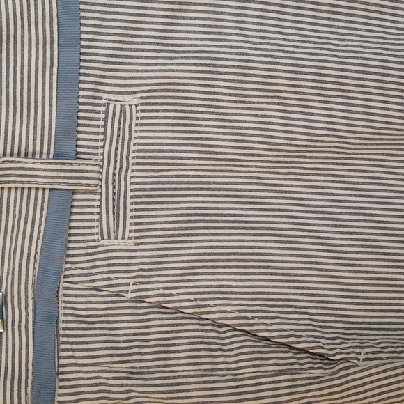 Vince. Blue and White Striped Pincord Tailored Bermuda Walking Shorts Size 2 - Picture 2 of 8